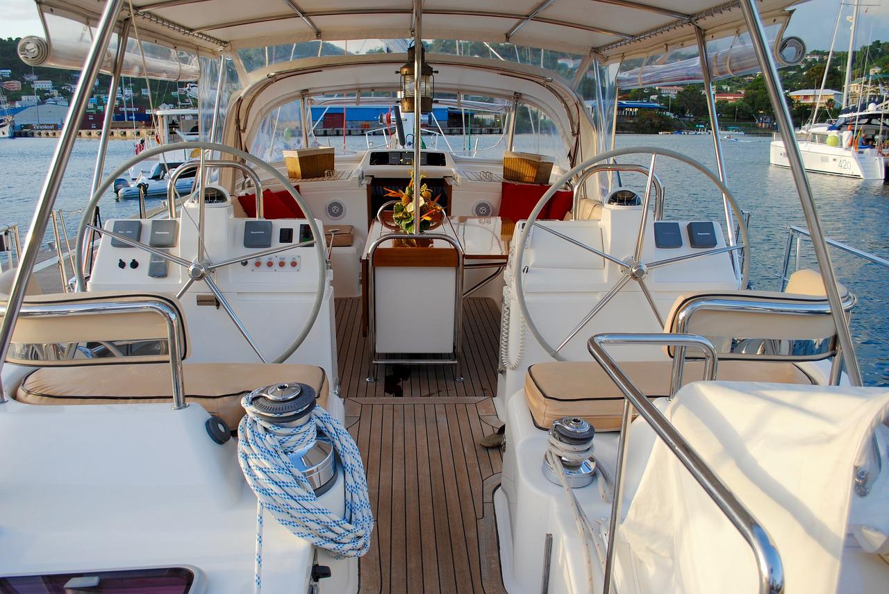 sailboat, cockpit, gear-1620315.jpg